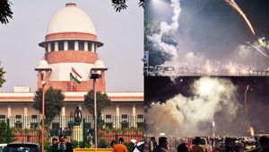 எந்த மதமும் மாசு ஏற்படுத்த சொல்லவில்லை.. நாடு முழுக்க ஏன் பட்டாசு தடை இல்லை? சுப்ரீம் கோர்ட் கேள்வி 