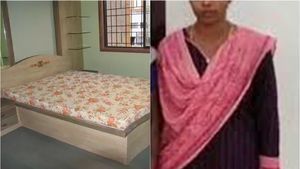 தேனி அருகே இளம் பெண்ணை கள்ளக்காதலனுடன் வீட்டுக்குள் வைத்து பூட்டி வைத்த ஊர் மக்கள்.. நடந்த ட்விஸ்ட் 