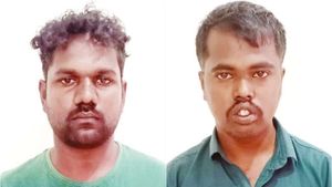 பெற்றோருக்கு தெரியாமல் காதலனை நம்பி ஏமாறும் 'டீன் ஏஜ்' பெண்கள்.. இந்த திருப்பூர் சம்பவம் பெரிய பாடம் 