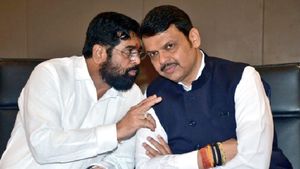 ஒன் பை டூ..மகாராஷ்டிராவில் பஞ்சாயத்து ஓவர்! நாளை பேசி முடிக்கும் அமித் ஷா! டெல்லிக்கு பறக்கும் தலைகள்