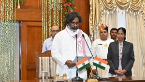 ஜார்க்கண்ட் முதல்வராக ஹேமந்த் சோரன் நாளை மறுநாள் பதவியேற்பு!படை திரளும் 'இந்தியா' கூட்டணி தலைவர்கள்! 