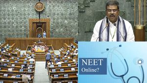 இனி ஆன்லைனில் நீட் தேர்வு? மத்திய அரசு தீவிர ஆலோசனை - நாடாளுமன்றத்தில் தர்மேந்திர பிரதான் விளக்கம் 
