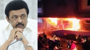 பிஞ்சு குழந்தை உள்ளிட்ட 6 உயிர்களை காவு கொண்ட தீ..உடல்கள் உறவினர்களிடம் ஒப்படைப்பு! முதல்வர் ஆறுதல்!