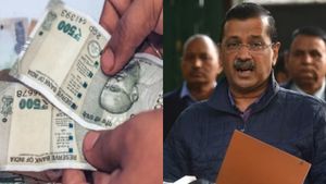 டெல்லியில் மகளிருக்கு மாதம் தோறும் ரூ.1,000.. வெற்றி பெற்றால் ரூ.2,100.. கெஜ்ரிவால் அதிரடி 