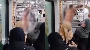 ஒட்டுத் துணி கூட இல்லாமல்.. லேடீஸ் கம்பார்ட்மெண்டில் ஆண் செய்த ‘மெண்டல்’ வேலை! அலறிய பெண்கள்! வீடியோ 