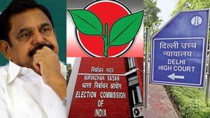 சிக்கலில் இரட்டை இலை? எடப்பாடிக்கு மீண்டும் திக், திக்! தேர்தல் ஆணையத்திற்கு டெல்லி ஹைகோர்ட் உத்தரவு 