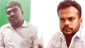 விஏஓ டூ துணை தாசில்தார்.. 'பட்டா வரும் வரை'.. அரசு ஊழியர்களை அரண்டு போக வைத்த ஈரோட்டுக்காரர் 