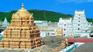 சனி பிரதோஷத்தில்! திருப்பதி ஏழுமலையான் கோயிலில் இவ்வளவு கூட்டமா? 