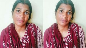 கன்னியாகுமரி அருகே ஓடும் பஸ்ஸில் பெண் அசிங்கமான வேலை.. சீட்டுக்கட்டியில் பார்த்து ஆடிப்போன மக்கள் 