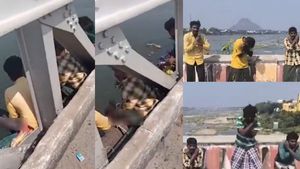  குமாரபாளையத்தில் குடிகாரர்கள் கும்மாளம்.. போலீசார் கொடுத்த நூதன தண்டனை!