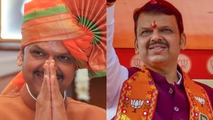 பட்னாவிசின் சக்கர வியூகம்.. முதல்வராக காரணமே 2-வது இடத்திற்கு ஓகே சொன்னதுதான்.. சாதித்தது எப்படி? 