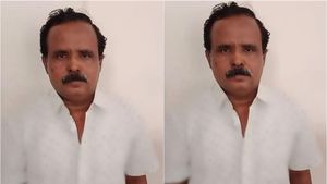 தேனி அரசு ஊழியர் முருகானந்தம்.. ஒரே நாளில் கோடீஸ்வரர், புது வீடு, உல்லாச சுற்றுலா.. சிக்கியது எப்படி? 