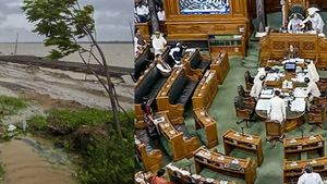 டெல்லியில் எதிரொலிக்கும் விழுப்புரம் வெள்ளம்.. திமுக சார்பில் ஒத்திவைப்பு தீர்மான நோட்டீஸ் தாக்கல்!