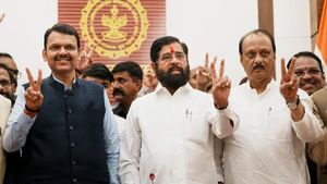  மகாராஷ்டிரா: புதிய அரசு நாளை பதவியேற்பு: மோடி, 10 மத்திய அமைச்சர்கள், 19 முதல்வர்கள் பங்கேற்பு! 