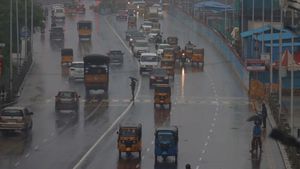 வடகிழக்கு பருவமழை வெளுத்துக் கட்டிடுச்சு.. தமிழ்நாட்டில் இயல்பை விட 17% அதிகம்! வானிலை மையம் அப்டேட்