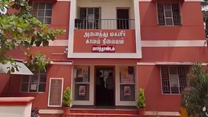 கன்னியாகுமரியில் மாணவியை மயக்க மருந்து தடவி பலாத்காரம் செய்த மர்ம ஆசாமி.. கர்ப்பத்தால் அம்பலம் 