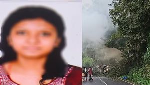 கனவில் கூட நடக்காத சம்பவம்.. ஆண் நண்பருடன் பைக்கில் சென்ற கேரள கல்லூரி மாணவிக்கு நடந்த துயரம் 