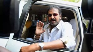 மோகன்பாபுவுக்கு முன்ஜாமீன் கொடுத்தா தப்பிச்சி துபாய் போய்டுவாரு! கோர்ட்டில் போலீஸார் எதிர்ப்பு 