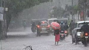  அடுத்த 3 மணி நேரம்.. குடை அவசியம்.. சென்னை, திருவள்ளூர் உள்பட 5 மாவட்டங்களில் வெளுக்கப்போகும் மழை 