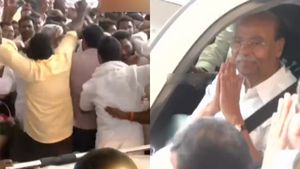  அன்புமணி - ராமதாஸ் இடையே வார்த்தை மோதலுக்கு இடையே.. தொண்டர்கள் செய்த காரியம்.. ஒரே பரபரப்பு