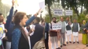 மீண்டும் களேபரம்.. நாடாளுமன்ற வளாகத்தில் காங்கிரஸ் - பாஜக கூட்டணி எம்பிக்கள் போராட்டம் - பரபரப்பு 