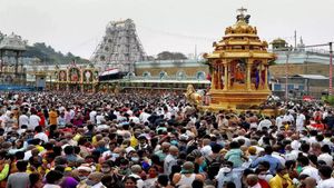 திருப்பதியில் மழை, கடுங்குளிர்! ஏழுமலையானை இத்தனை பேர்தான் தரிசித்தனரா? ஆச்சரியம்! 