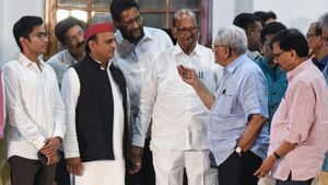  எதிர்க்கட்சிகள் கூட்டணியில் இருந்து விலகும் சமாஜ்வாதி.. திடீரென வந்த பரபர அறிவிப்பு.. என்ன நடந்தது?