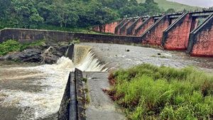  காஷ்மீரெல்லாம் ஓரம் போ.. தேனி வந்து பாருங்க! கேரளாவில் மழை.. வேகமாக நிரம்பும் முல்லை பெரியாறு அணை..!