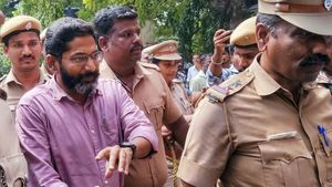 சிறையில் உள்ள சவுக்கு சங்கர் மீண்டும் கைது! அரசு திட்டம் குறித்து அவதூறு பரப்பியதாக கைது 