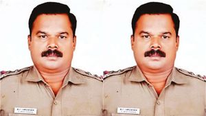 திருச்சி டூ விழுப்புரம்.. யானை தந்தத்தால் ஆன ரூ.6.50 கோடி பொம்மை.. திருச்சி எஸ்ஐ சிக்கியது எப்படி? 