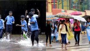 புரட்டி போட்ட ஃபெஞ்சல் புயல்.. எந்தெந்த மாவட்டங்களில் நாளை பள்ளி, கல்லூரிகளுக்கு லீவு? லிஸ்ட் 