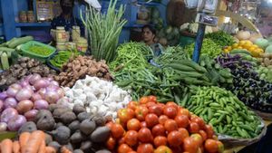 பீன்ஸ் பிரச்சினை பண்ணுது.. பீட்ரூட் பிச்சுக்கிட்டு போகுது! காய் விலைய கேட்டாலே தலையே சுத்திருச்சு! 