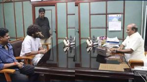 புதுவையில் அரசு ஹோட்டலை விக்னேஷ் சிவன் விலைக்கு கேட்டாரா? சுற்றுலா துறை அமைச்சர் விளக்கம் 
