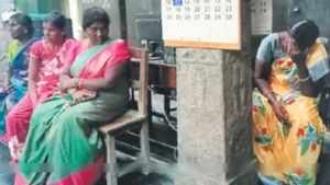 உண்டியல் காசை பார்த்ததுமே மகேஸ்வரிக்கு சபலம்.. தூத்துக்குடி பெண் போலீஸ் செய்த வேலை.. திணறிய தென்காசி