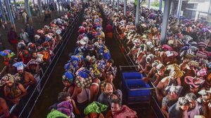  சபரிமலையில் கூட்டம் அள்ளுது..‘இந்த’ வழியாக செல்லும் பக்தர்களுக்கு தனி வரிசை! வெளியான செம அறிவிப்பு.! 