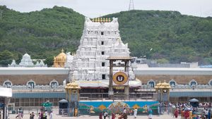 மூன்றாம் பிறை! சோமவாரத்தில் திருப்பதியில் உண்டியல் காணிக்கை எவ்வளவு தெரியுமா? 
