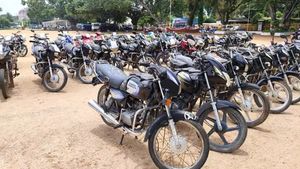 மதுரையில் மிக குறைந்த விலையில் வாகனங்களை வாங்க சூப்பர் வாய்ப்பு.. போலீஸ் முக்கிய அறிவிப்பு 