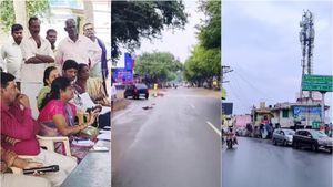கோவை அருகே காதல் திருமணத்தால் 12 குடும்பம் ஒதுக்கிவைப்பு? தாசில்தாரின் 2-வது கட்ட பேச்சு தோல்வி 