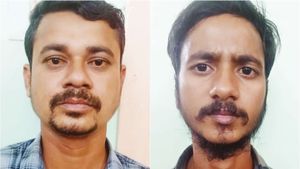 திருப்பூரில் ஏடிஎம்மிற்கு போன சாவித்திரி.. டெபாசிட் செய்த இளைஞர்.. ஏடிஎம் கார்டில் இருந்த ட்விஸ்ட் 