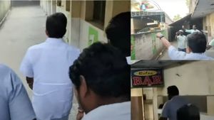  24 மணி நேரமும் மதுபானக் கூடம்.. குற்றம் சாட்டி வீடியோ எடுத்த திண்டுக்கல் மாவட்ட பாஜக நிர்வாகி கைது