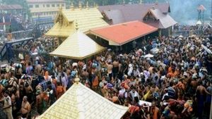 சபரிமலையில் அள்ளும் கூட்டம்.. 7 நாள்களில் பக்தர்கள் வருகை எவ்வளவு தெரியுமா? 