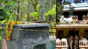 மூளைக்கு ஏறிய மூட நம்பிக்கை! வைகுண்ட ஏகாதசியில் தந்தைக்கு சமாதி கட்டிய மகன்கள்.. கேரளாவில் ஷாக்