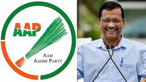 டெல்லி தேர்தல்.. வெளியான லேட்டஸ்ட் சிவோட்டர் சர்வே.. கெஜ்ரிவால் ஹேப்பி!