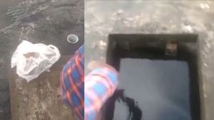  வேங்கை வயல் சம்பவம்: சிரித்துக் கொண்டே மலத்தை குடிநீரில் கலந்த நபர்கள்! வெளியான பகீர் வீடியோ!