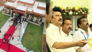  விழுப்புரத்தில் 21 சமூக நீதிப் போராளிகள் மணிமண்டபத்தை திறந்து வைத்தார் முதல்வர் ஸ்டாலின்!