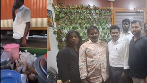 பீப் பிரியாணி கடை.. பரபரப்பான கோவை! களத்தில் இறங்கிய பா.ரஞ்சித்தின் நீலம்! கமிஷனருக்கு பறந்த மனு!