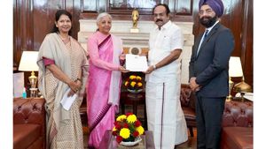 டெல்லியில் நிர்மலா சீதாராமனை சந்தித்த தங்கம் தென்னரசு.. 100 நாள் வேலை நிதியை உடனே விடுவிக்க கோரிக்கை