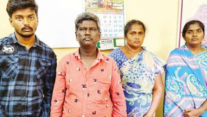 ஈரோடு அருகே உயிரை விட்ட ஒரே குடும்பத்தைச் சேர்ந்த 4 பேர்.. 2 பெண்கள் உள்பட 4 பேரை சிக்க வைத்த கடிதம் 