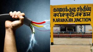 அரசுப்பள்ளியில் மின்சாரம் தாக்கி மாணவர் பலி.. கணவனை தொடர்ந்து மகனை இழந்த தாய்.. காரைக்குடியில் சோகம் 