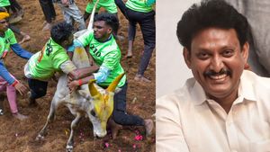 சூரியூரில் ஜல்லிக்கட்டு ஸ்டேடியம்.. ஒரு ஆண்டில் கட்டுமான பணிகள் முடியும்.. அமைச்சர் அன்பில் மகேஷ்! 